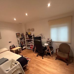 Amplia vivienda de 140 m² con 4 dormitorios y patio en pleno centro de Alicante